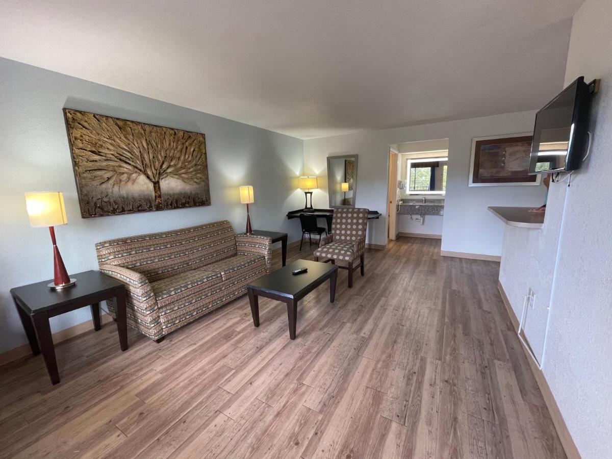 Tricove Inn & Suites Τζάκσονβιλ Εξωτερικό φωτογραφία